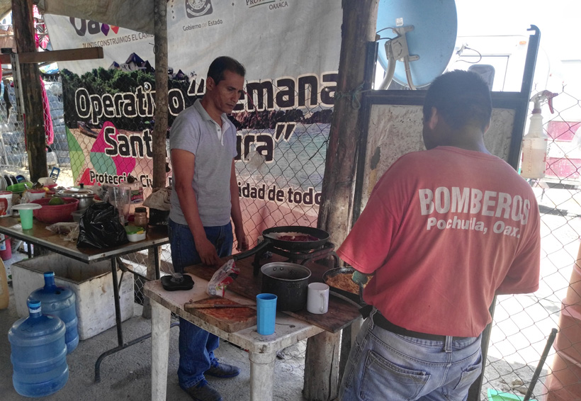 Pese a múltiples necesidades, Bomberos de la Costa de Oaxaca sigue trabajando