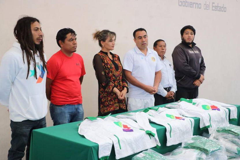 Oaxaqueños reciben sus armaduras