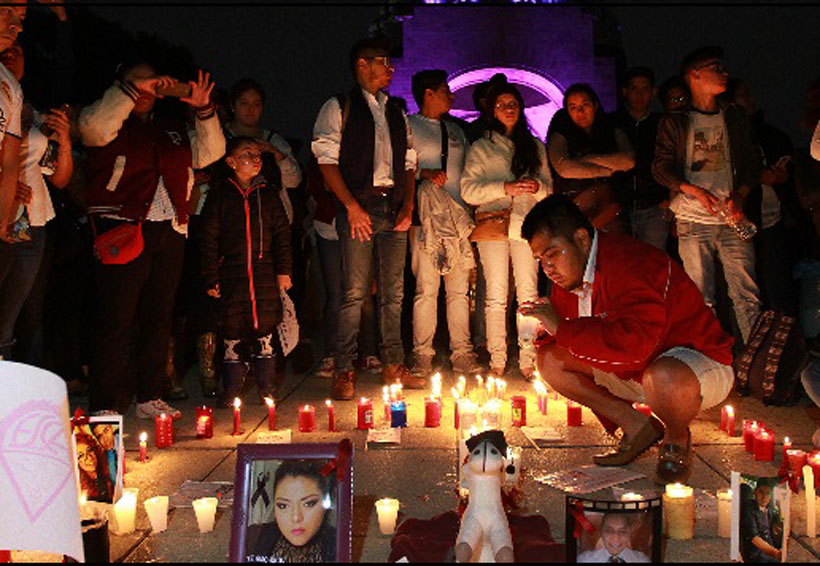 “México sigue en pie”; entre velas, flores e incienso, recuerdan a víctimas de los sismos | El Imparcial de Oaxaca “México sigue en pie”; entre velas, flores e incienso, recuerdan a víctimas de los sismos | El Imparcial de Oaxaca