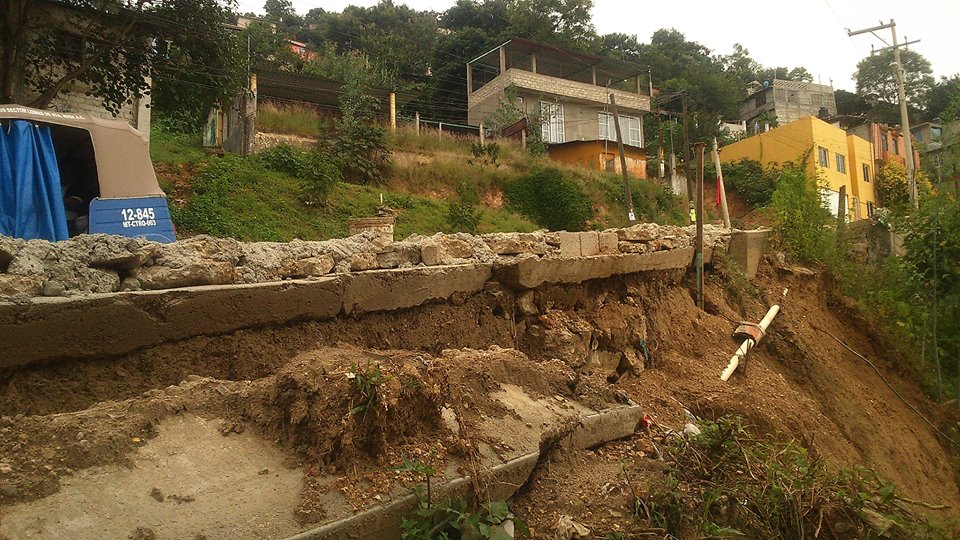 Vecinos reportan fractura en carretera de Lomas de Santa Rosa, Oaxaca | El Imparcial de Oaxaca