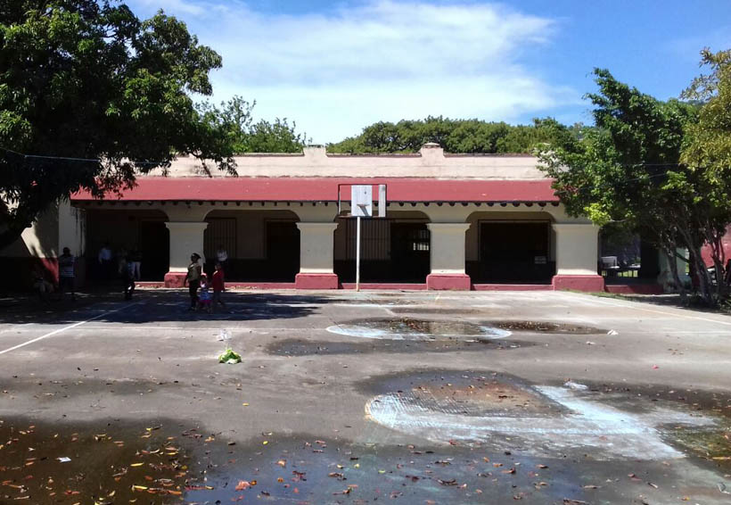 Termina la historia de dos  escuelas de Salina Cruz, Oaxaca