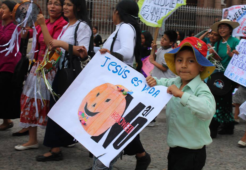 Católicos de Chilpancingo marchan contra el Halloween | El Imparcial de Oaxaca