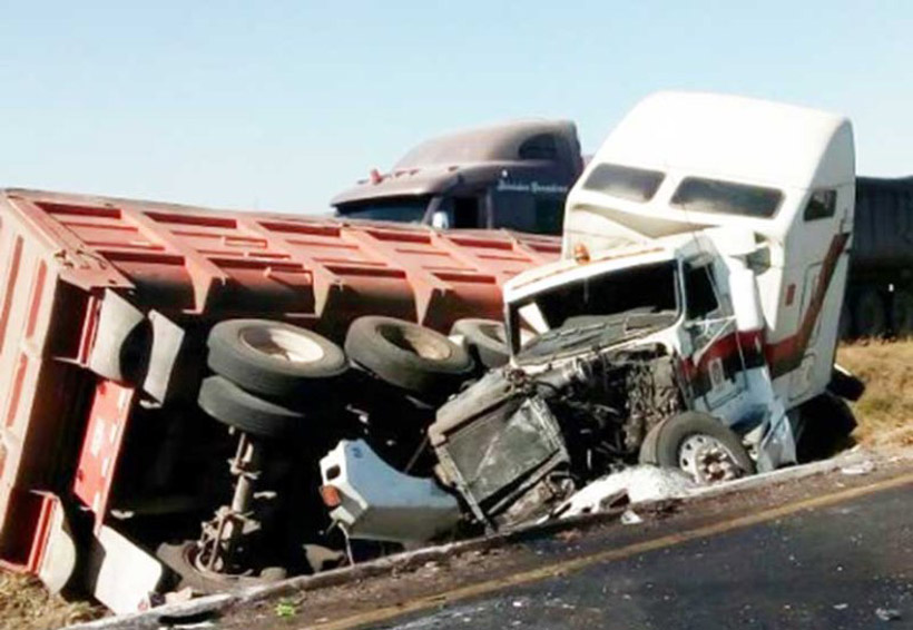 Un muerto y 10 heridos en accidente carretero