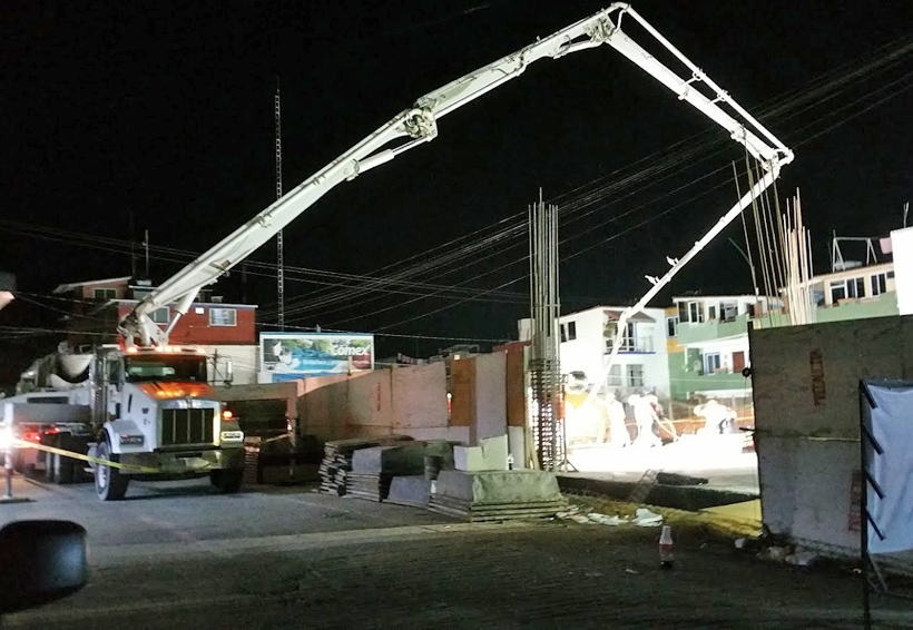 Obras por construcción de Coppel en Puerto Escondido obstruyen calle día y noche | El Imparcial de Oaxaca
