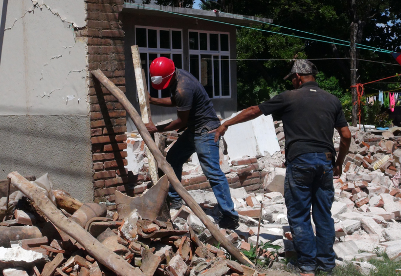 Centroamericanos ayudan en reconstrucción en Ciudad Ixtepec, Oaxaca