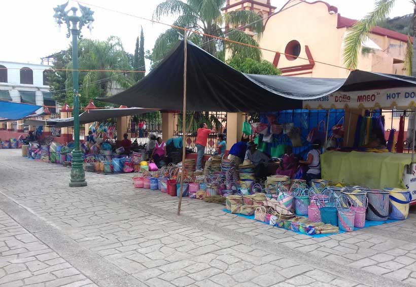 Mantienen tradición de plaza de Día de Muertos en Cuicatlán, Oaxaca | El Imparcial de Oaxaca