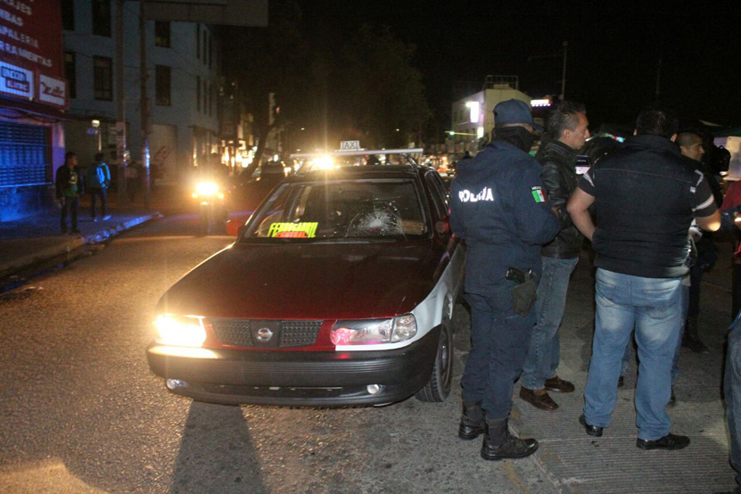 Ebrio es arrollado en el periférico de Oaxaca