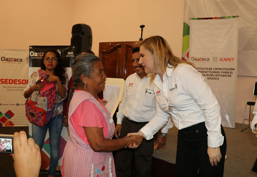 Oaxaca, primer lugar a nivel nacional por atender a más educandos