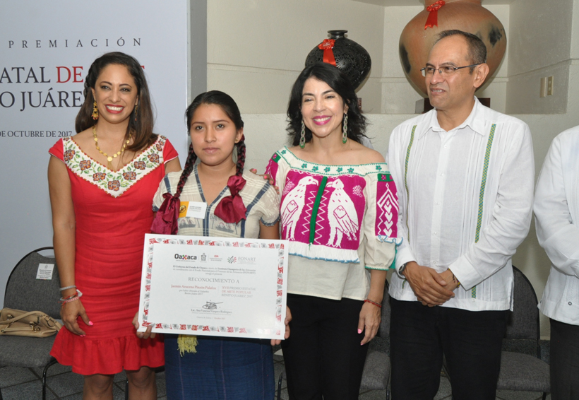Artesana de San Mateo del Mar gana Premio Estatal de Arte Popular | El Imparcial de Oaxaca