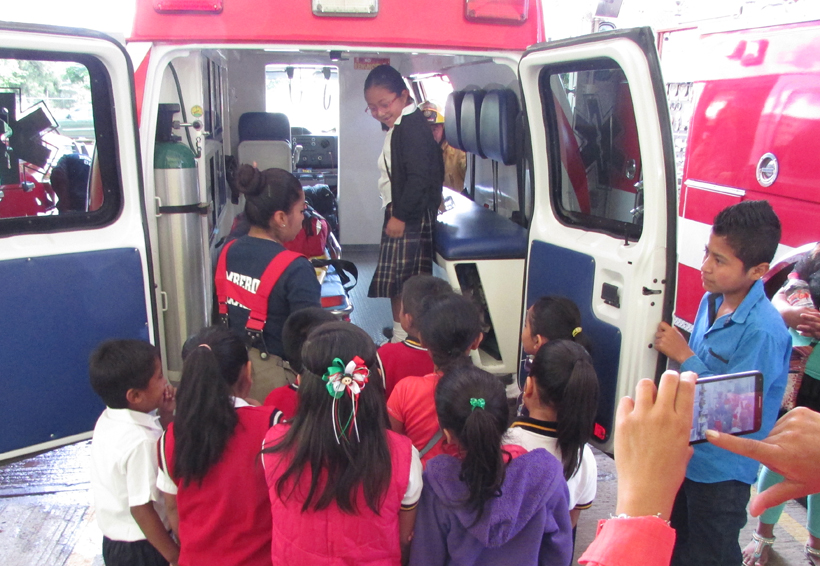 Niños de Oaxaca conocen el trabajo de los bomberos | El Imparcial de Oaxaca