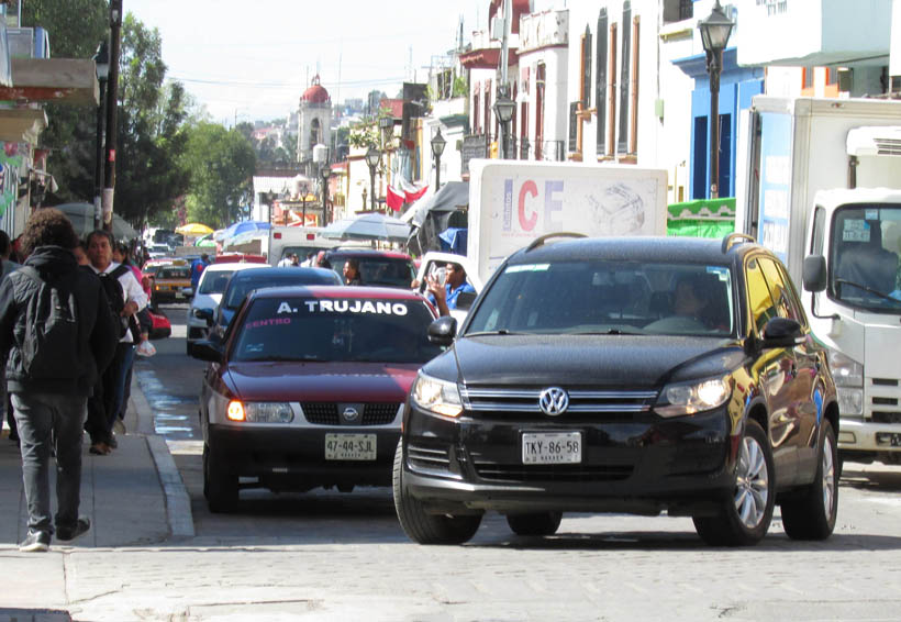 Padecen habitantes de Oaxaca por desorden vial