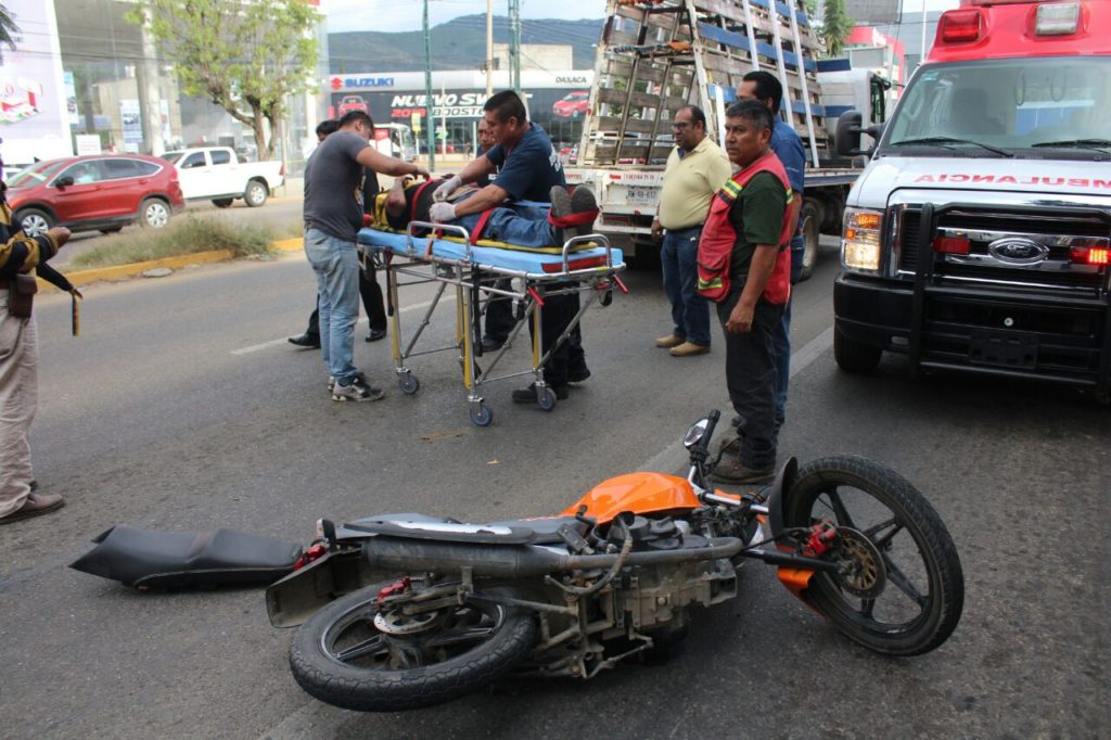 ‘Torea’ a la muerte veloz motociclista en Símbolos Patrios, Oaxaca | El Imparcial de Oaxaca