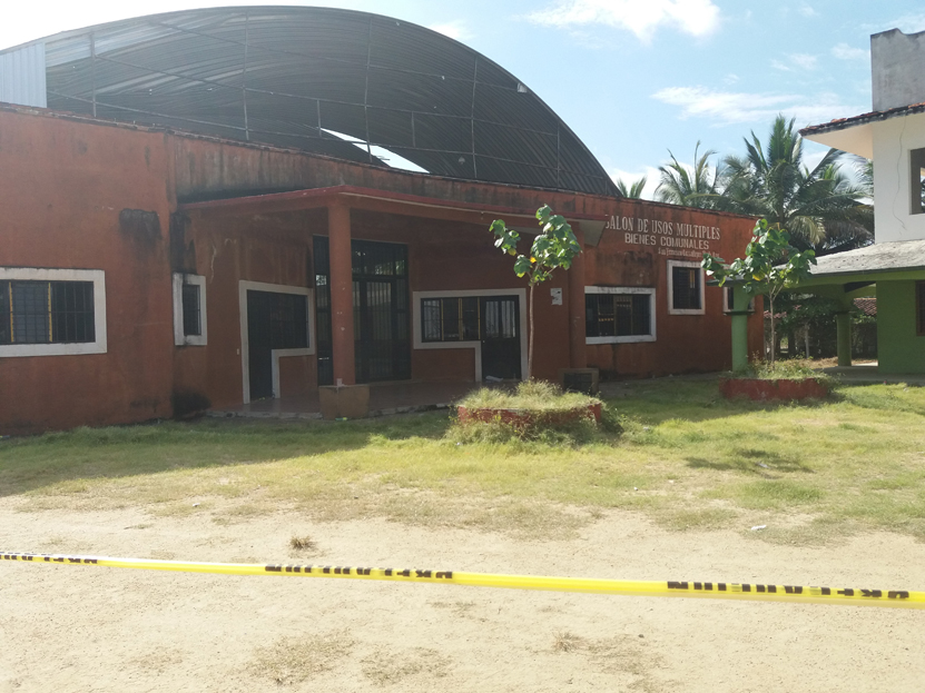 Balean a tres campesinos frente a 500 comuneros en Tonameca, Oaxaca