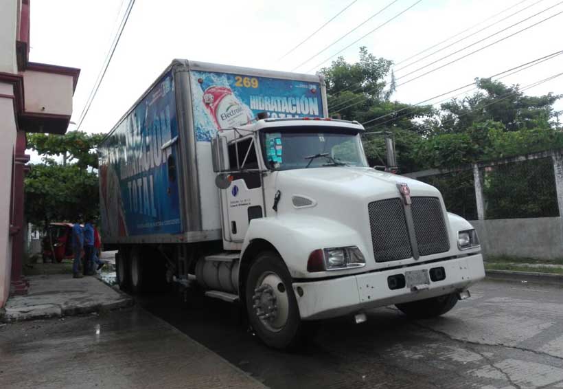 Escoltarán vehículos que trasladen víveres al Istmo | El Imparcial de Oaxaca Escoltarán vehículos que trasladen víveres al Istmo | El Imparcial de Oaxaca