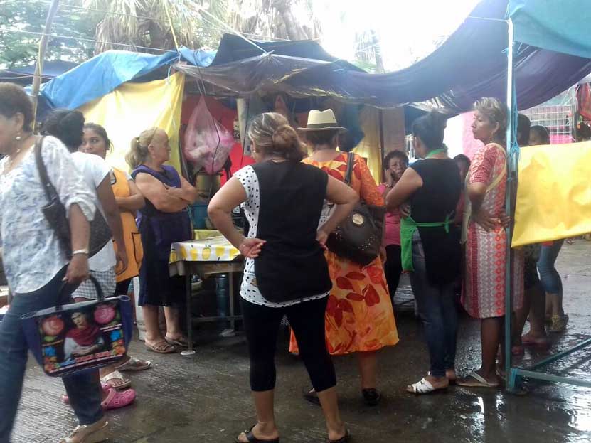 Saquean comedores del mercado porteño en Salina Cruz, Oaxaca | El Imparcial de Oaxaca Saquean comedores del mercado porteño en Salina Cruz, Oaxaca | El Imparcial de Oaxaca