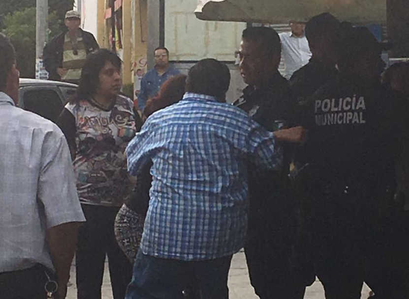 Video: Ataca a comerciante a machetazos afuera de Soriana Reforma
