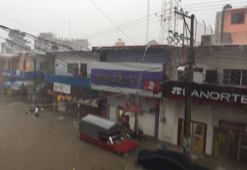 Caos en Pinotepa Nacional por inundaciones