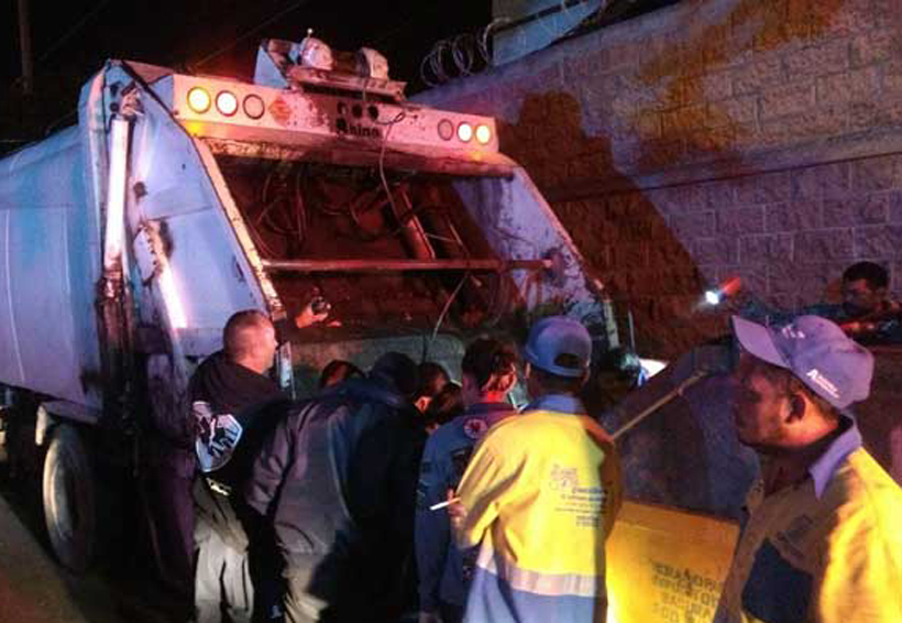 Encuentran cadáver dentro de un contenedor de basura | El Imparcial de Oaxaca Encuentran cadáver dentro de un contenedor de basura | El Imparcial de Oaxaca