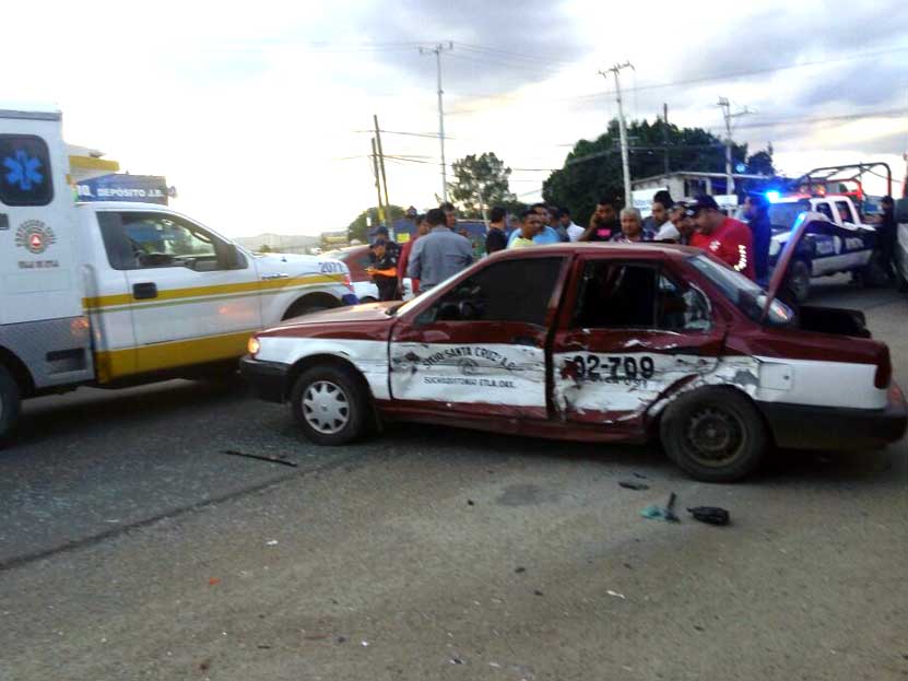 Colisiona taxi foráneo en San Juan del Estado, Etla | El Imparcial de Oaxaca