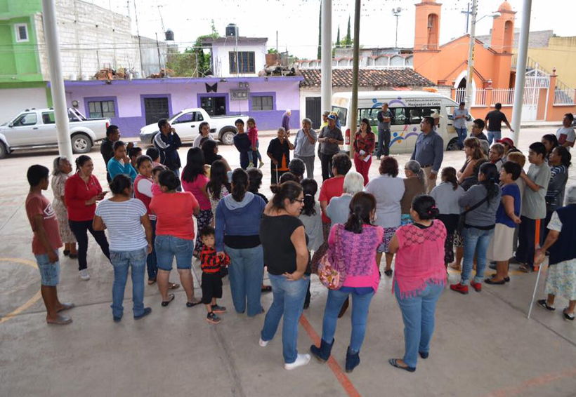 Cuestionan la entrega de víveres en la Mixteca de Oaxaca