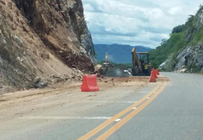 Acusan múltiples derrumbes en las carreteras del Istmo de Oaxaca