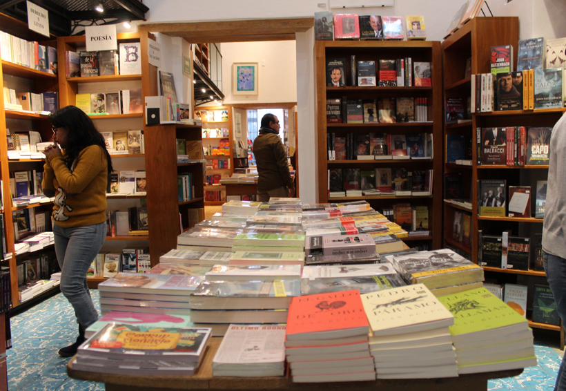 Cumple 18 años la librería Grañén Porrúa