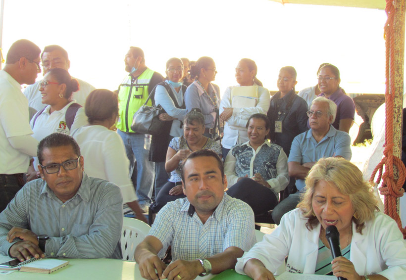 Se quejan de malas condiciones  laborales en hospital de Juchitán, Oaxaca