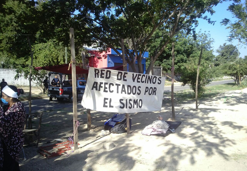 Desaloja alcaldesa de Juchitán tianguis de damnificados