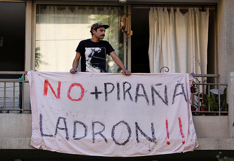Manifestantes ocupan la sede electoral de Sebastián Piñera | El Imparcial de Oaxaca