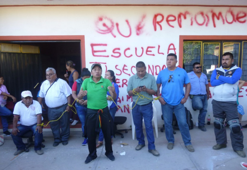 Alcanzan acuerdos padres de familia  de la Mixteca y líderes de la S-22 | El Imparcial de Oaxaca