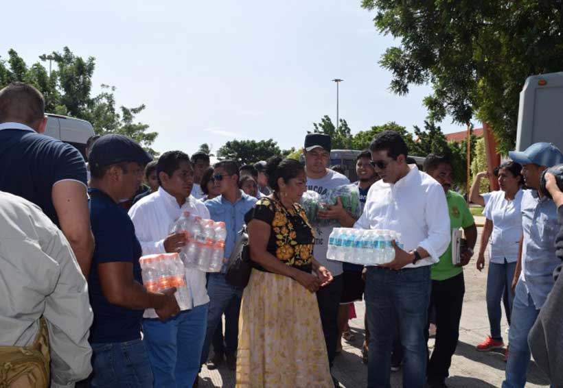 En plena crisis en Juchitán,  autoridades compran vehículos