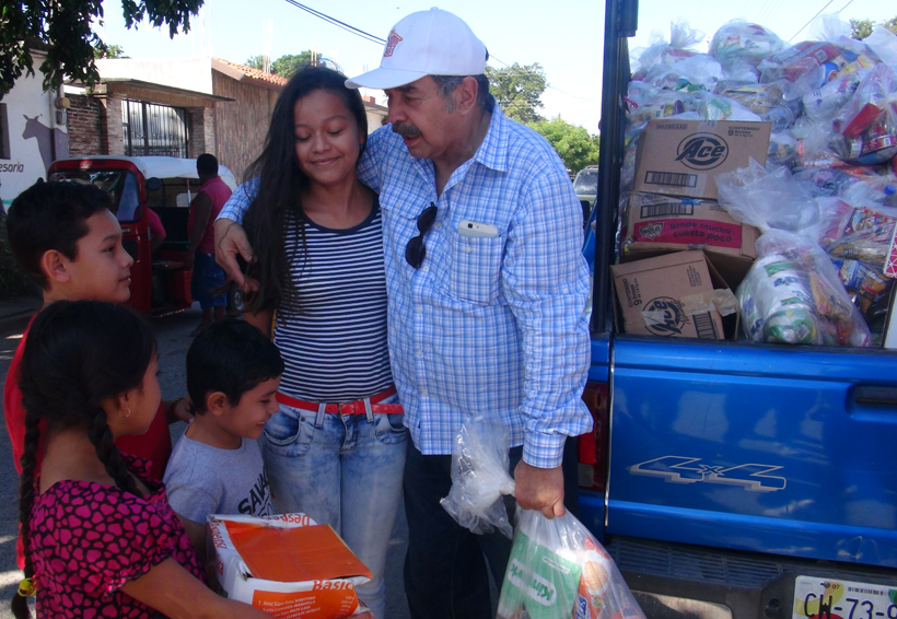 Jorge Ortiz de Pinedo llevó 15 toneladas de víveres a Ixtaltepec, Oaxaca