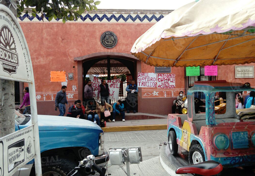 Toma Sección 22 oficinas de gobierno de Huajuapan por segundo día consecutivo | El Imparcial de Oaxaca