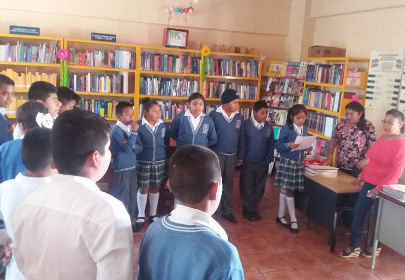 Señalan injusticia tras despido  de bibliotecario en Huajolotitlán | El Imparcial de Oaxaca