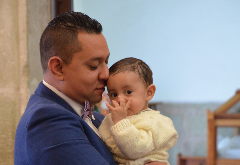 Gael Santiago es bautizado