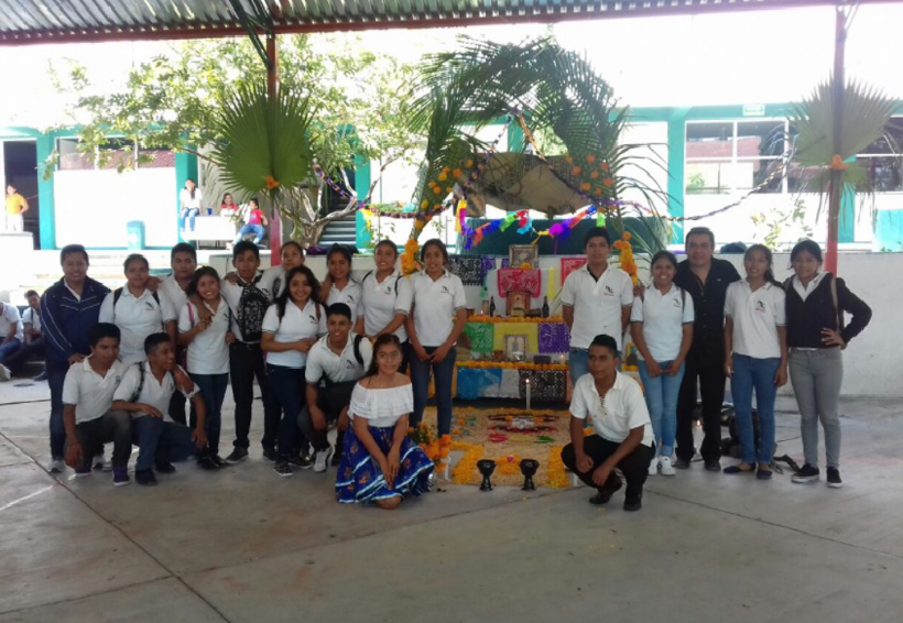 Realizan concurso de Altares de muertos en  el Cecyte Plantel 2 de Cuicatlán | El Imparcial de Oaxaca