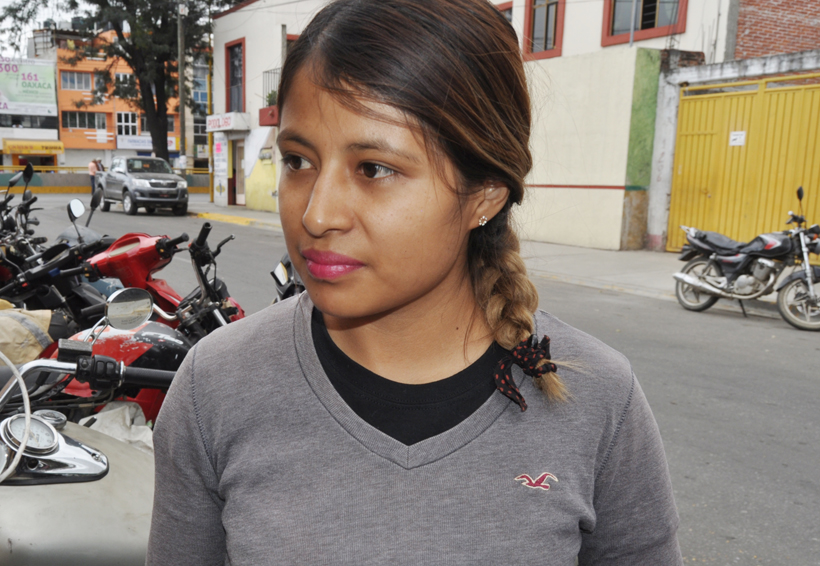Gabriela, una mujer decidida que trabaja en un taller de motocicletas