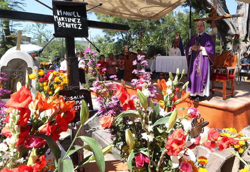 Se llena de sentimientos  el panteón de San Felipe en Oaxaca | El Imparcial de Oaxaca