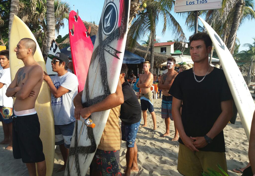 Video: Zicatela de luto, despiden a surfistas que murieron en trágico accidente