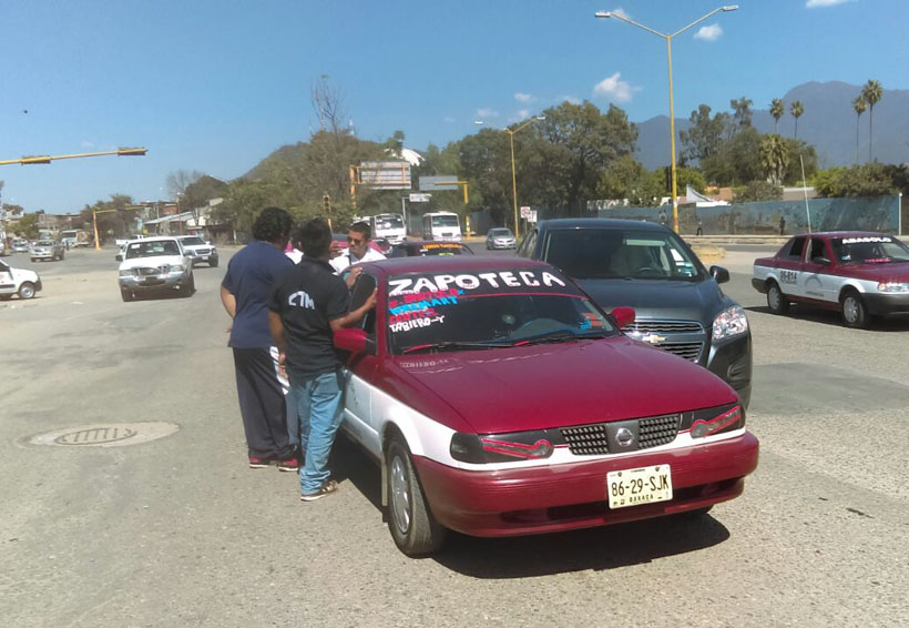 Colisión en el Periférico por falta de precaución de conductores | El Imparcial de Oaxaca