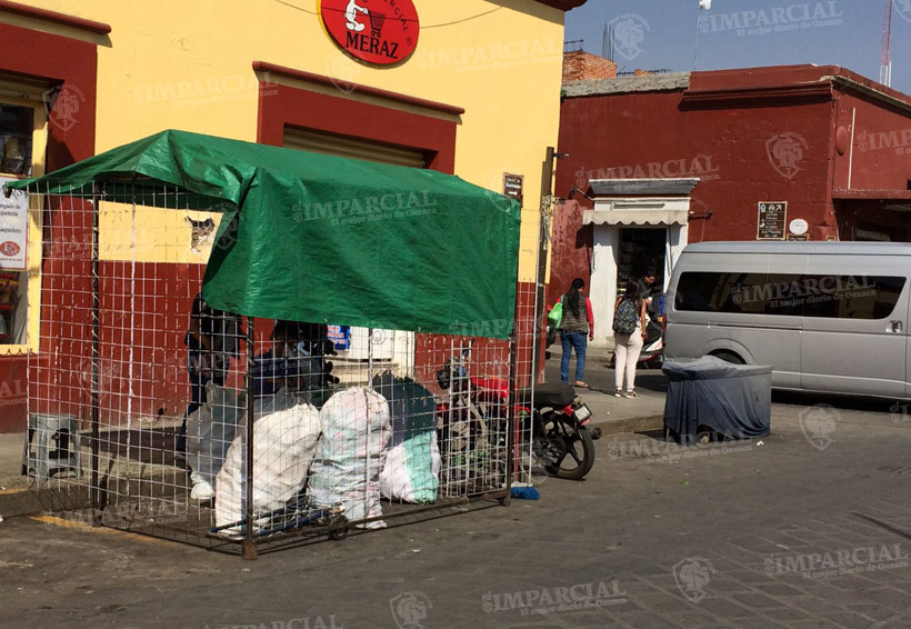 Retiran puestos ambulantes del centro histórico de Oaxaca