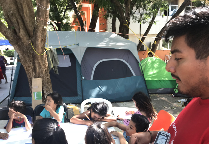 Continúa la atención a niños en Juchitán