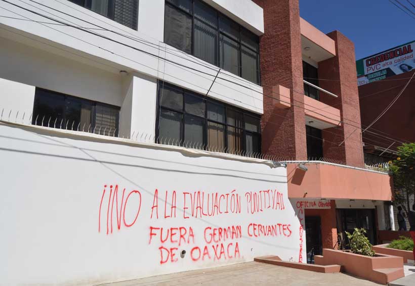Reactiva Sección 22 protestas con vandalismo en Oaxaca | El Imparcial de Oaxaca