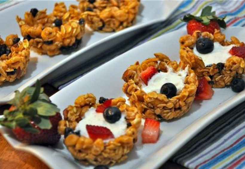 Canastitas de Muesli con yogurt y frutos rojos