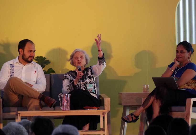 Elena Poniatowska reparte su corazón entre Marichuy y Obrador | El Imparcial de Oaxaca