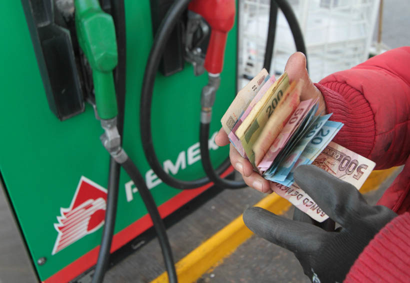 Gasolinas bajan dos centavos este fin de semana | El Imparcial de Oaxaca