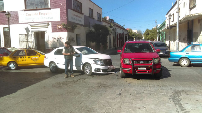 Causan choque en calles de Oaxaca por falta de cultura vial | El Imparcial de Oaxaca