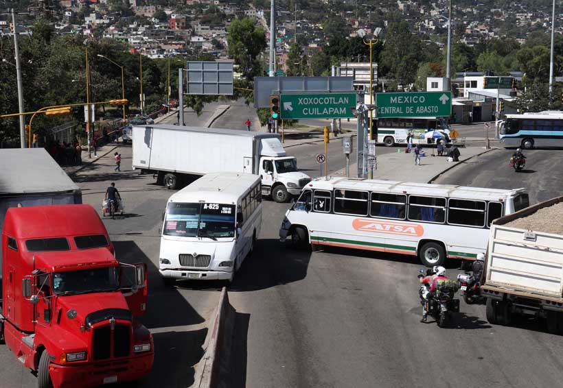 Se termina la tregua; mototaxistas bloquean vialidades en Oaxaca | El Imparcial de Oaxaca