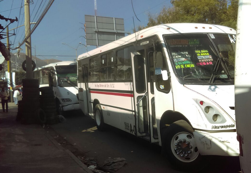 Termina a golpes choque de camioneros en Oaxaca que se ‘peleaban’ el pasaje | El Imparcial de Oaxaca