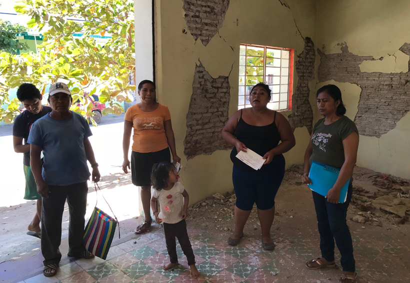 Damnificados de Oaxaca viven viacrucis